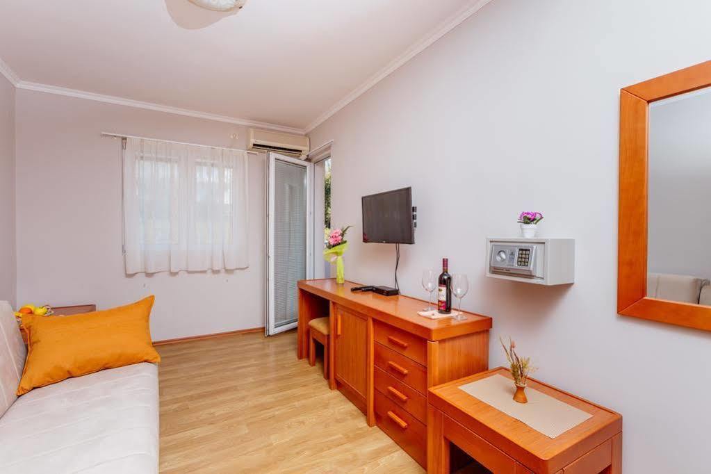Perper Hotel Donja Lastva Extérieur photo