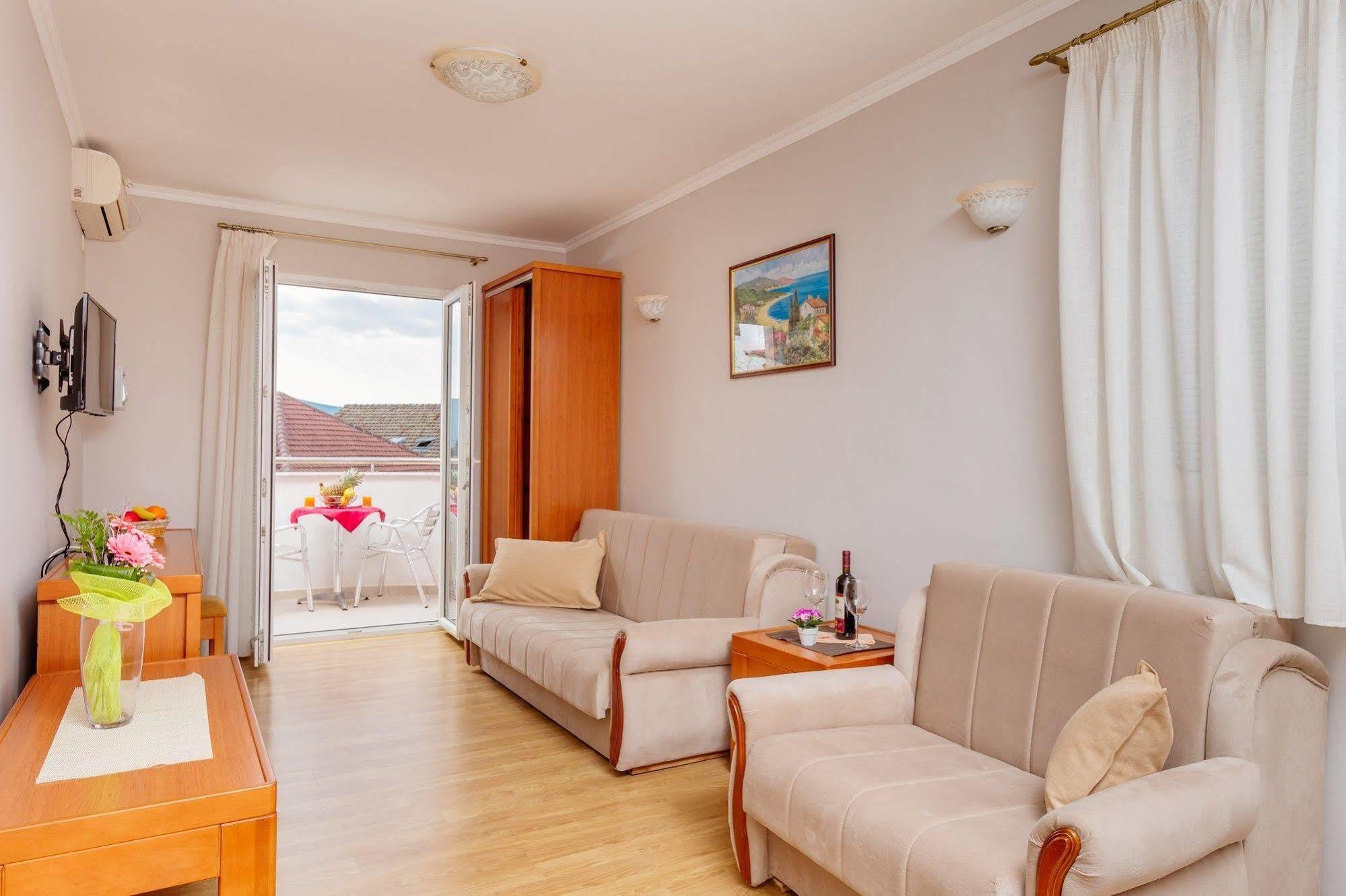 Perper Hotel Donja Lastva Extérieur photo