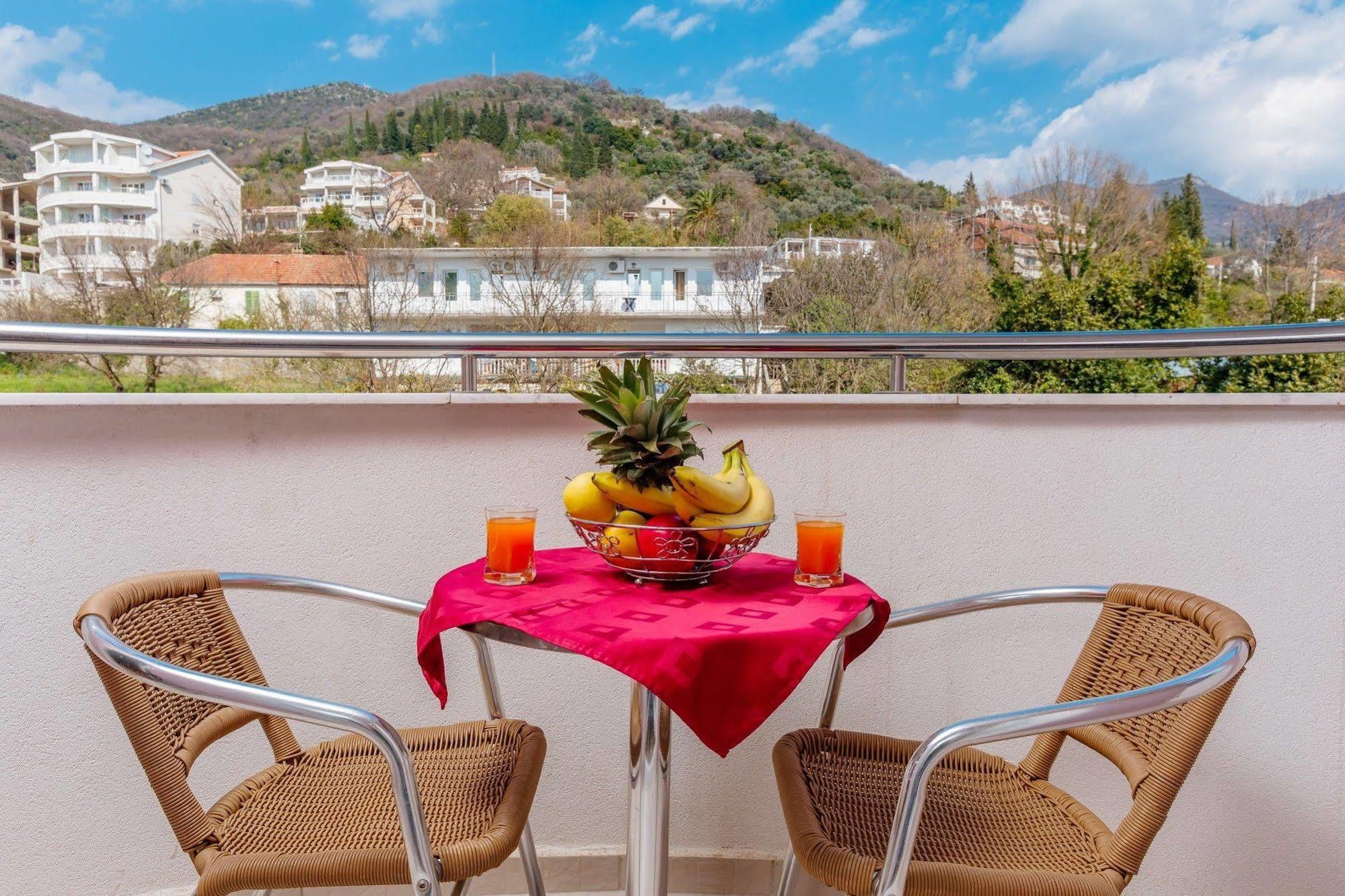 Perper Hotel Donja Lastva Extérieur photo