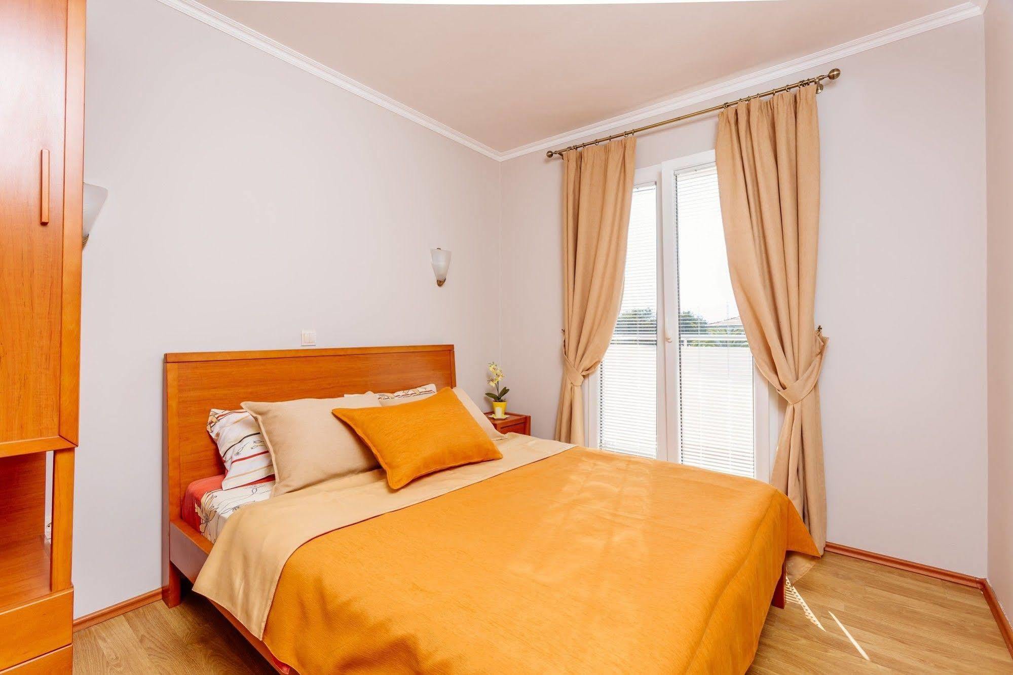Perper Hotel Donja Lastva Extérieur photo